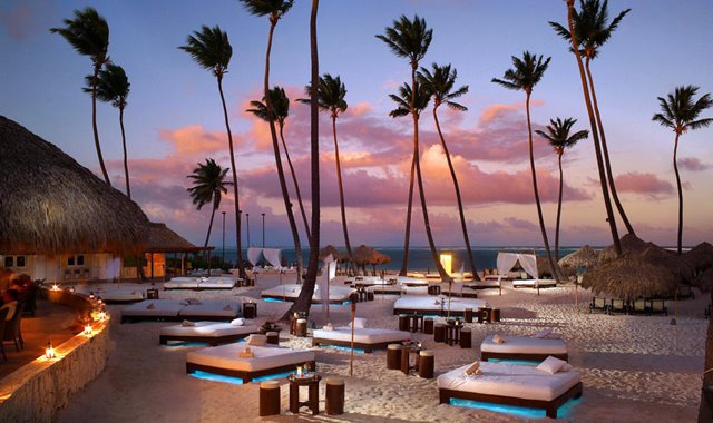 Jantar na praia no hotel Paradisus, na República Dominicana - divulgação -